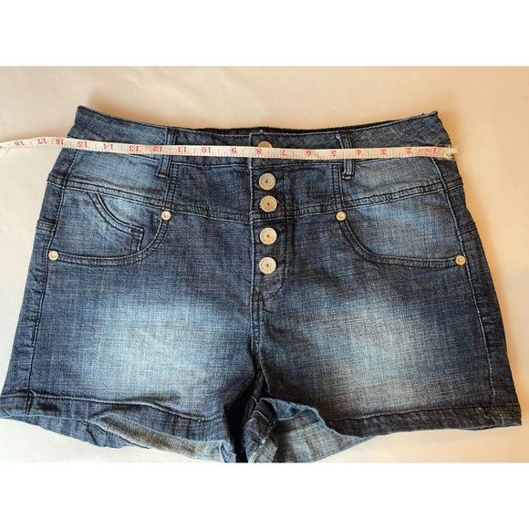 Almost Famous Womens Denim Shorts Buttonfly Streetwear Summer Fashion Blue SZ 13 - Picture 3 of 8
